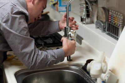 Waarom Roky Service de sleutel is tot het vinden van de juiste loodgieter voor uw klus